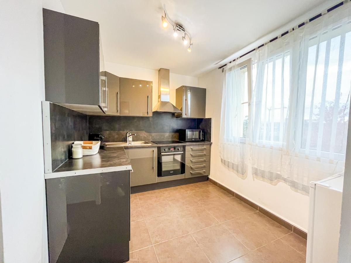 Suite Fanette Vénissieux Buitenkant foto