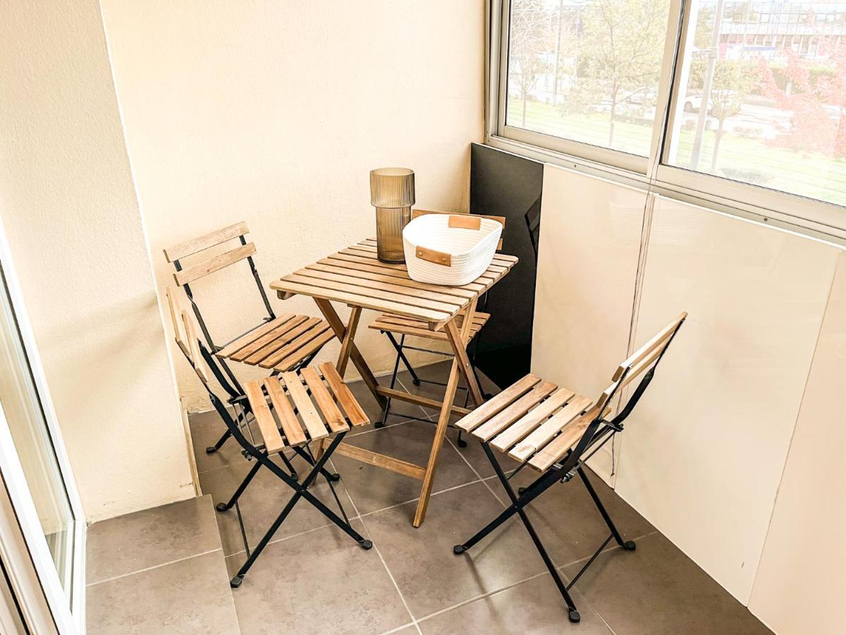 Suite Fanette Vénissieux Buitenkant foto