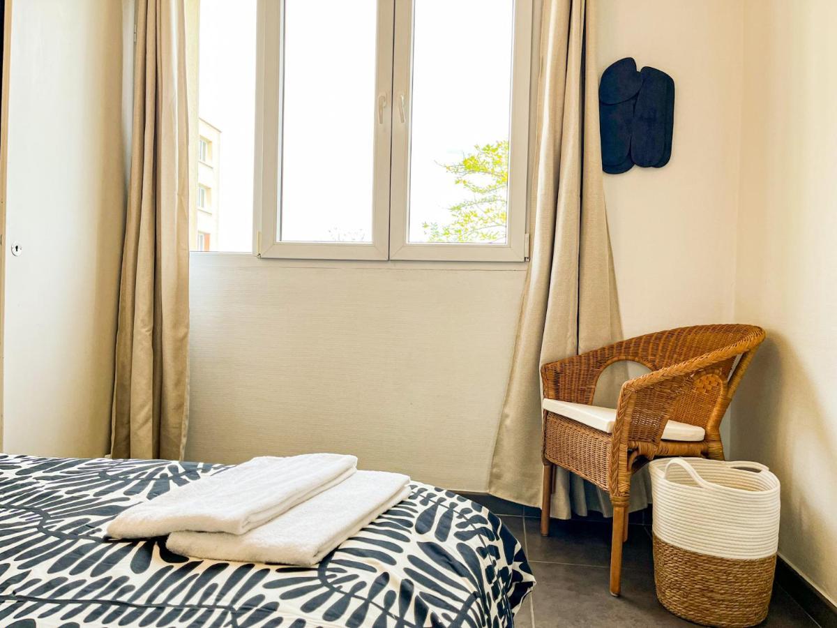 Suite Fanette Vénissieux Buitenkant foto